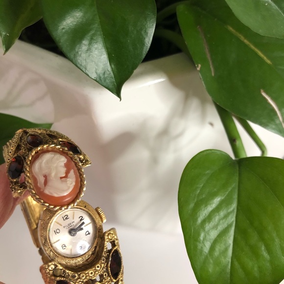 Accessories - Victorian cameo silhouette watch